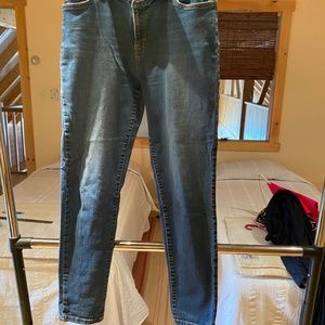 Womens garnet hill faded blue straight leg jeans